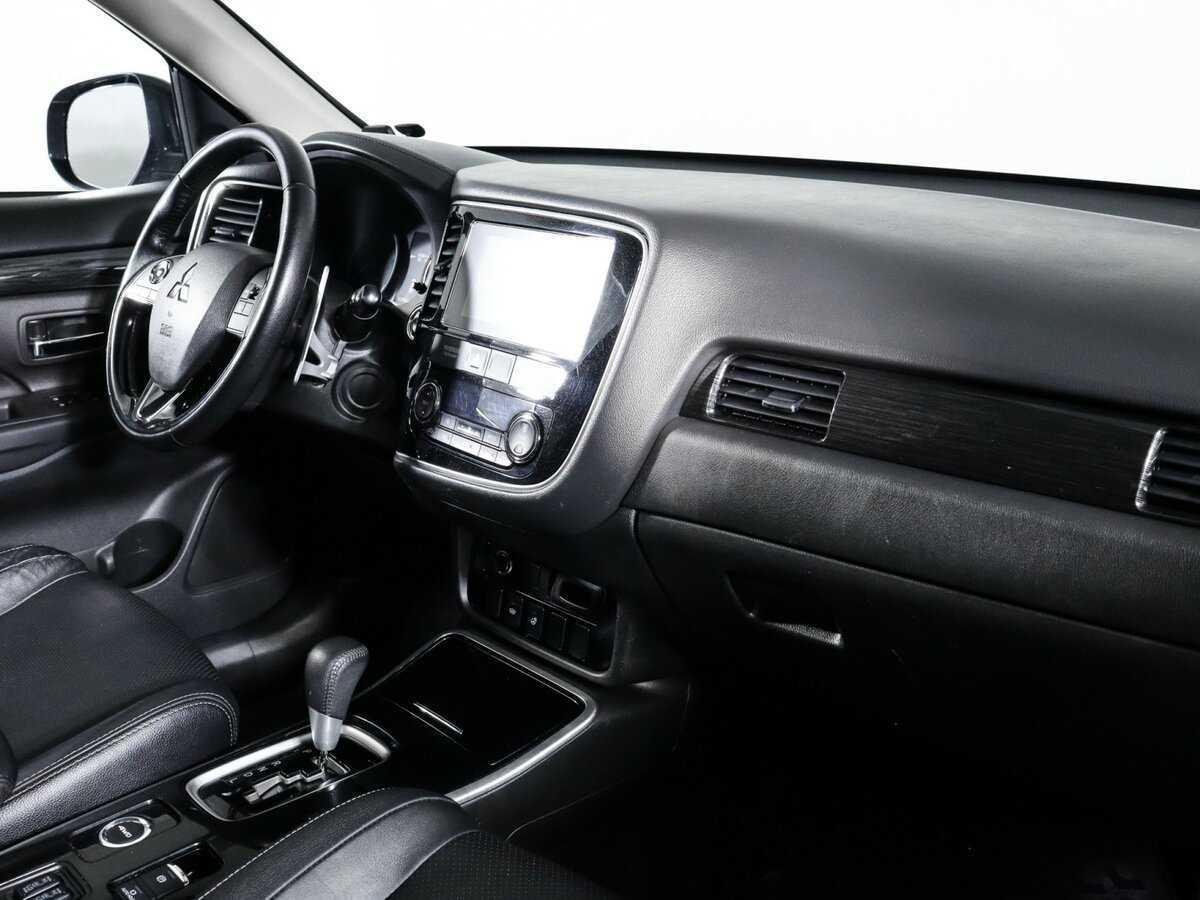 Mitsubishi Outlander с пробегом — 2018 год. Фото: #5