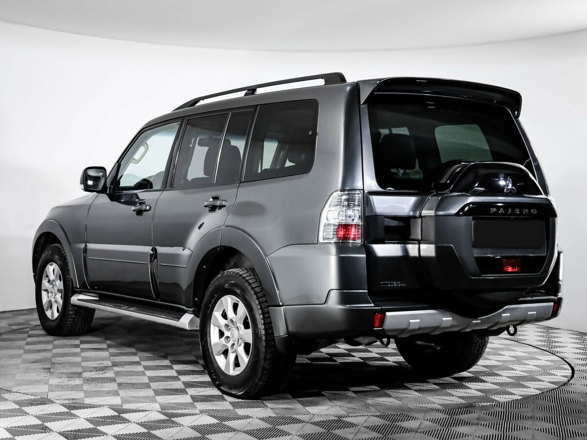 Mitsubishi Pajero с пробегом — 2015 год. Фото: #6