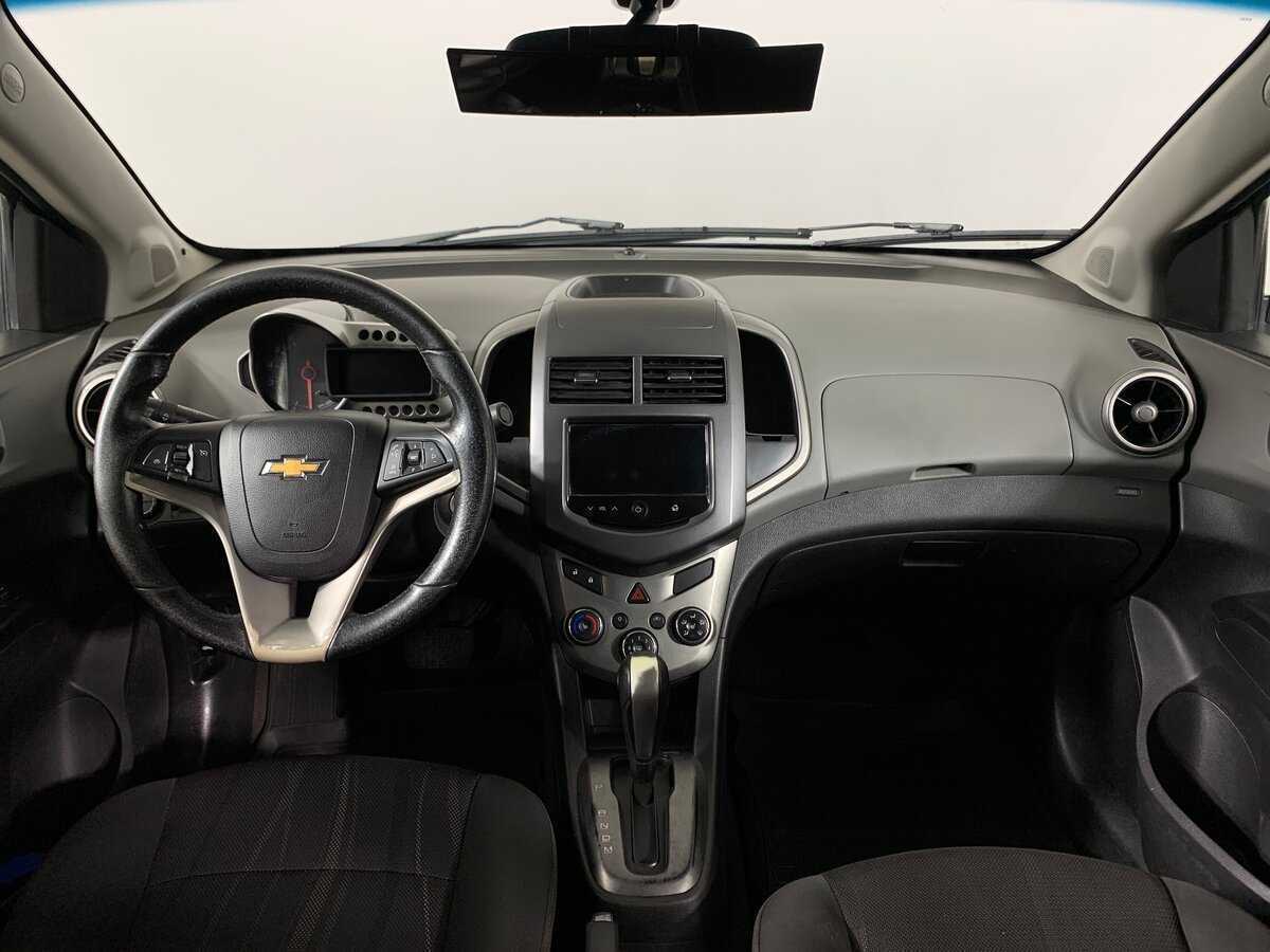Chevrolet Aveo с пробегом — 2014 год. Фото: #12