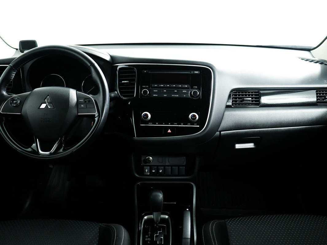 Mitsubishi Outlander с пробегом — 2021 год. Фото: #8