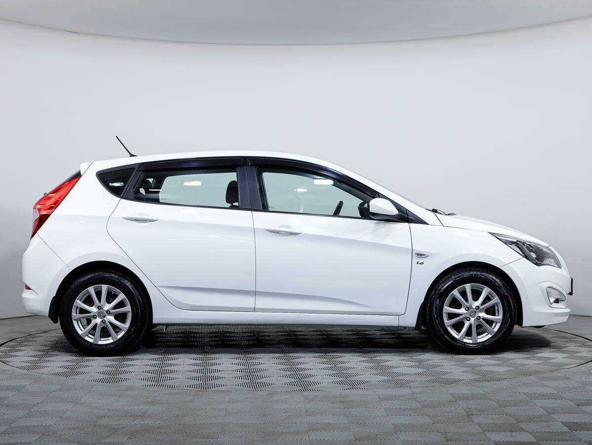 Hyundai Solaris с пробегом — 2015 год. Фото: #2