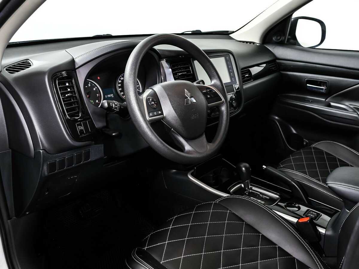 Mitsubishi Outlander с пробегом — 2022 год. Фото: #11