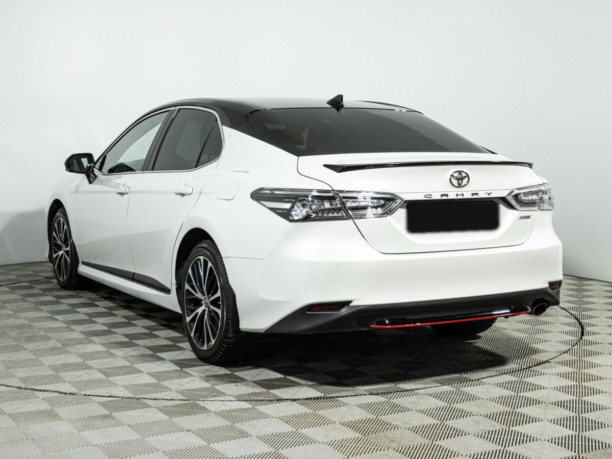 Toyota Camry с пробегом — 2020 год. Фото: #5