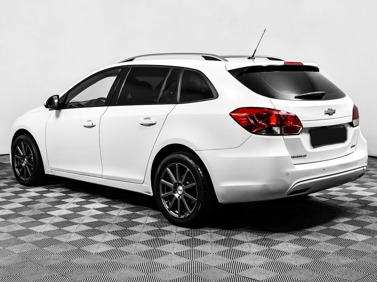 Chevrolet Cruze с пробегом — 2015 год. Фото: #5