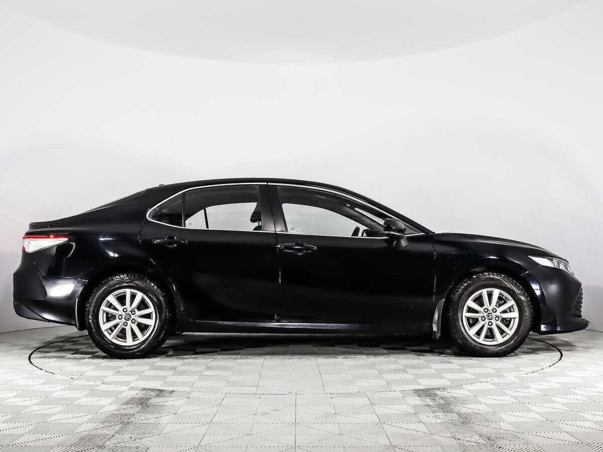 Toyota Camry с пробегом — 2021 год. Фото: #3