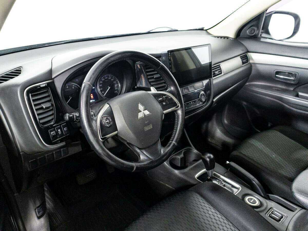 Mitsubishi Outlander с пробегом — 2013 год. Фото: #10