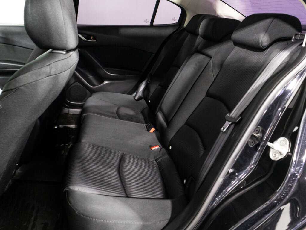 Mazda 3 с пробегом — 2013 год. Фото: #9