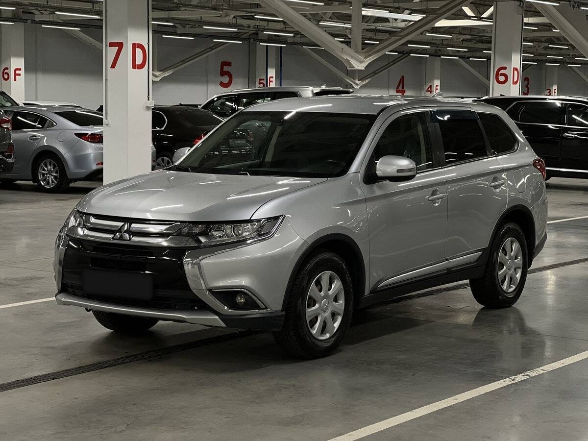 Mitsubishi Outlander с пробегом — 2017 год. Фото: #0