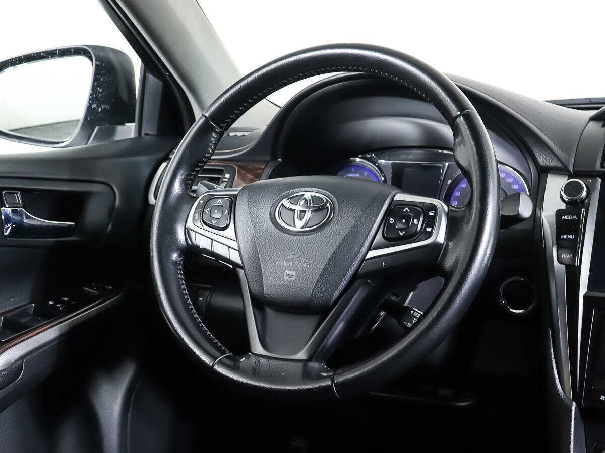 Toyota Camry с пробегом — 2017 год. Фото: #14