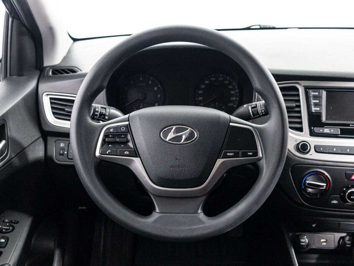 Hyundai Solaris с пробегом — 2021 год. Фото: #16