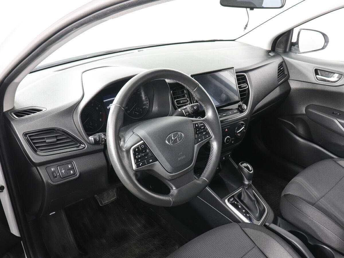 Hyundai Solaris с пробегом — 2021 год. Фото: #8