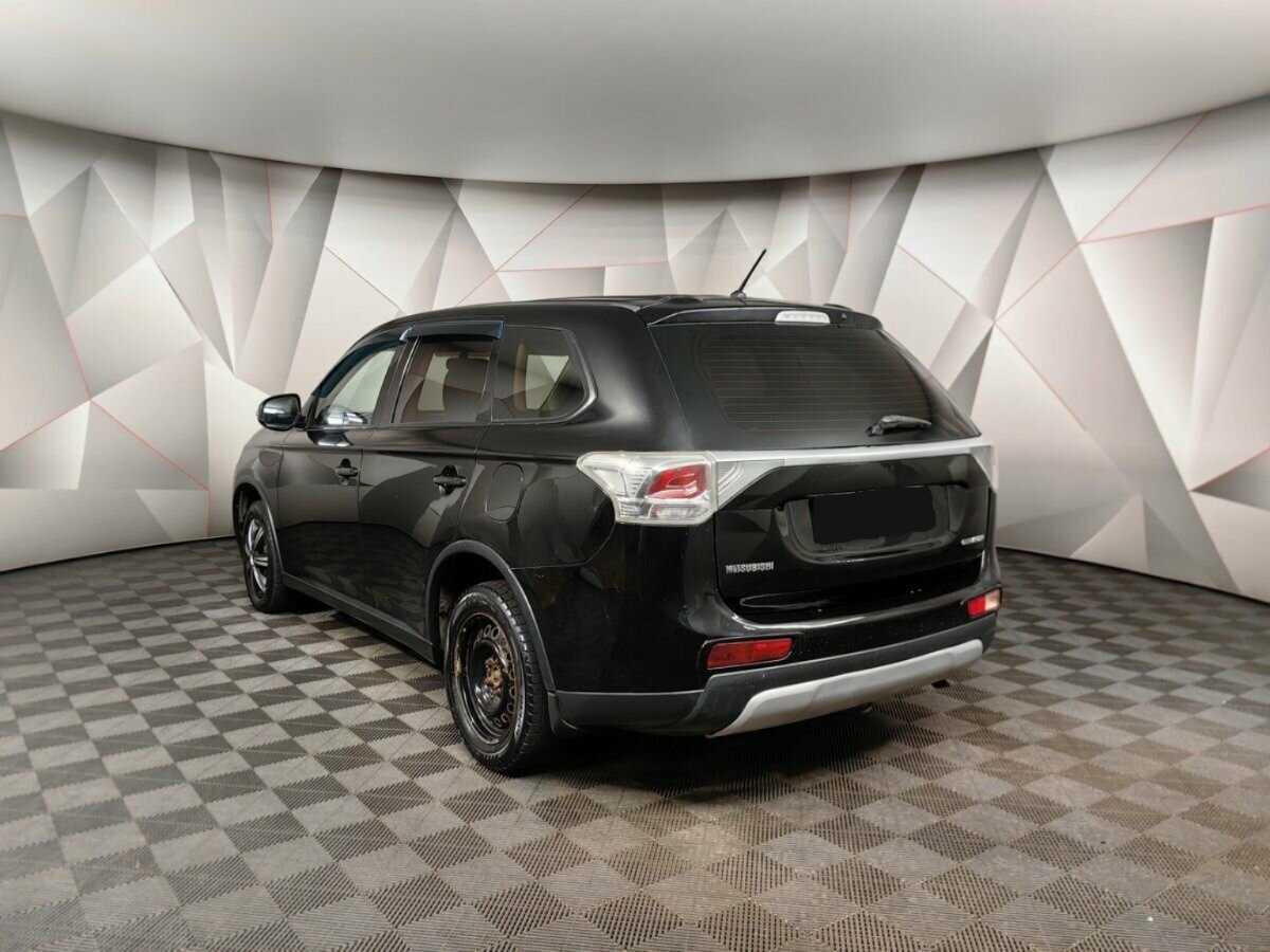 Mitsubishi Outlander с пробегом — 2014 год. Фото: #3