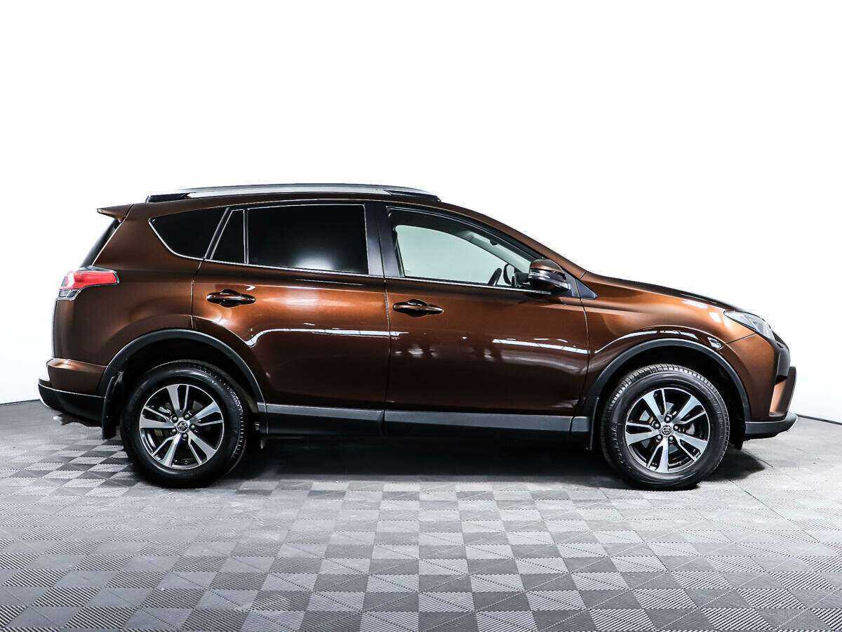 Toyota RAV4 с пробегом — 2018 год. Фото: #3