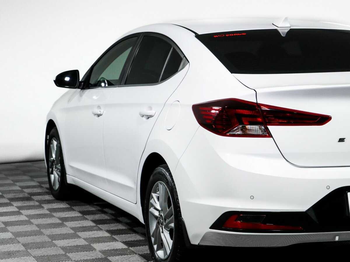 Hyundai Elantra с пробегом — 2020 год. Фото: #19
