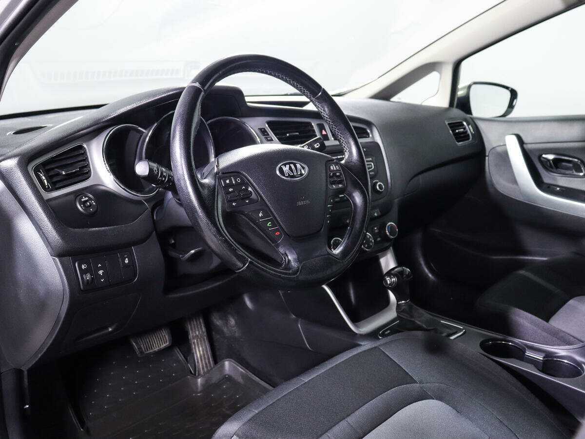 Kia Ceed с пробегом — 2013 год. Фото: #13
