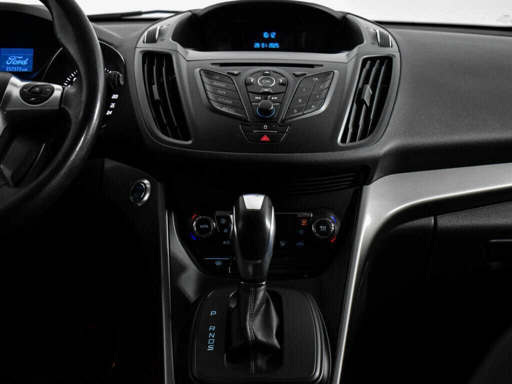 Ford Kuga с пробегом — 2015 год. Фото: #13