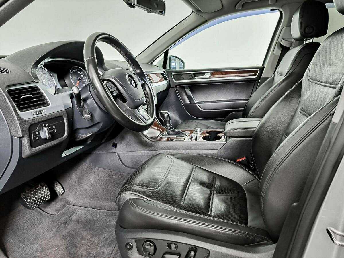 Volkswagen Touareg с пробегом — 2012 год. Фото: #13