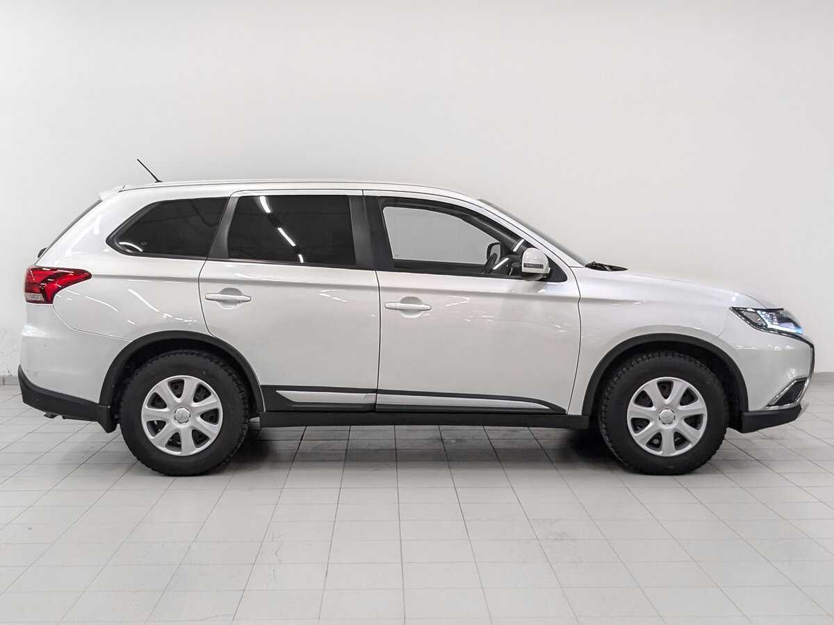 Mitsubishi Outlander с пробегом — 2015 год. Фото: #3