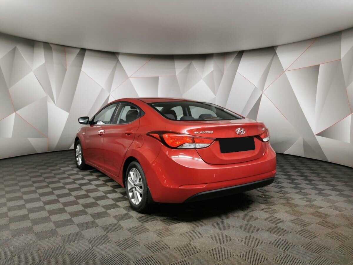 Hyundai Elantra с пробегом — 2015 год. Фото: #3