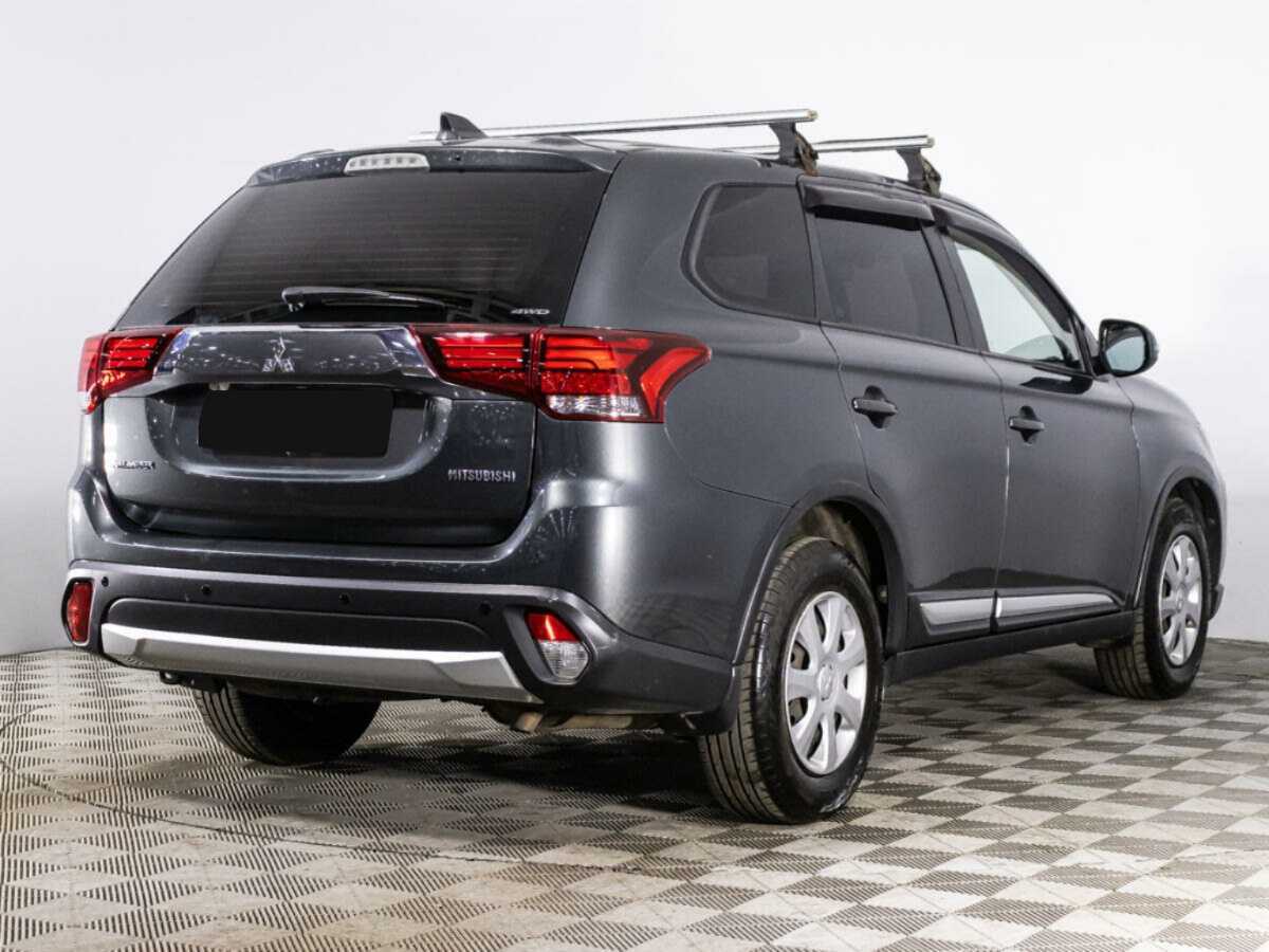 Mitsubishi Outlander с пробегом — 2017 год. Фото: #4