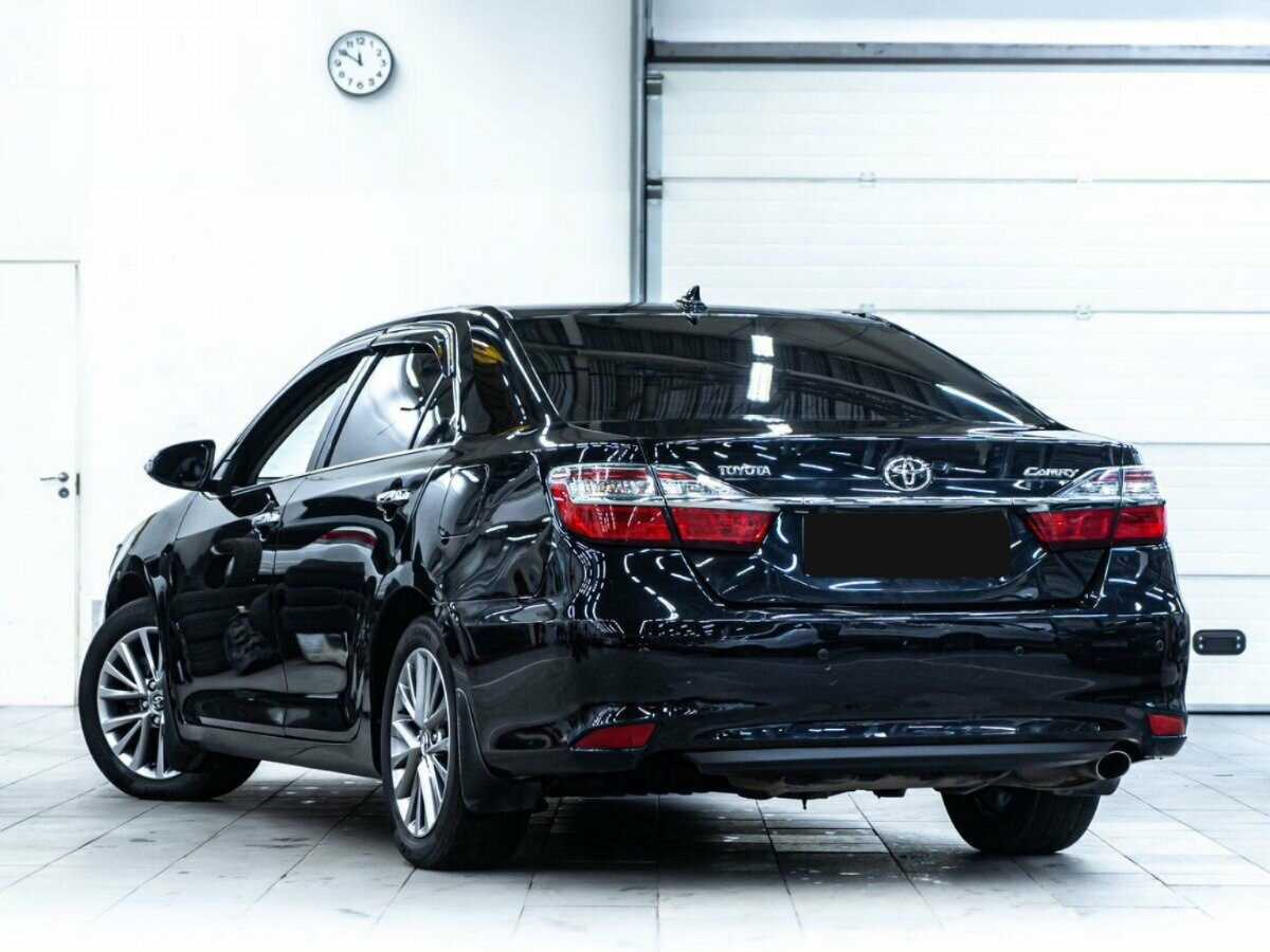 Toyota Camry с пробегом — 2017 год. Фото: #3