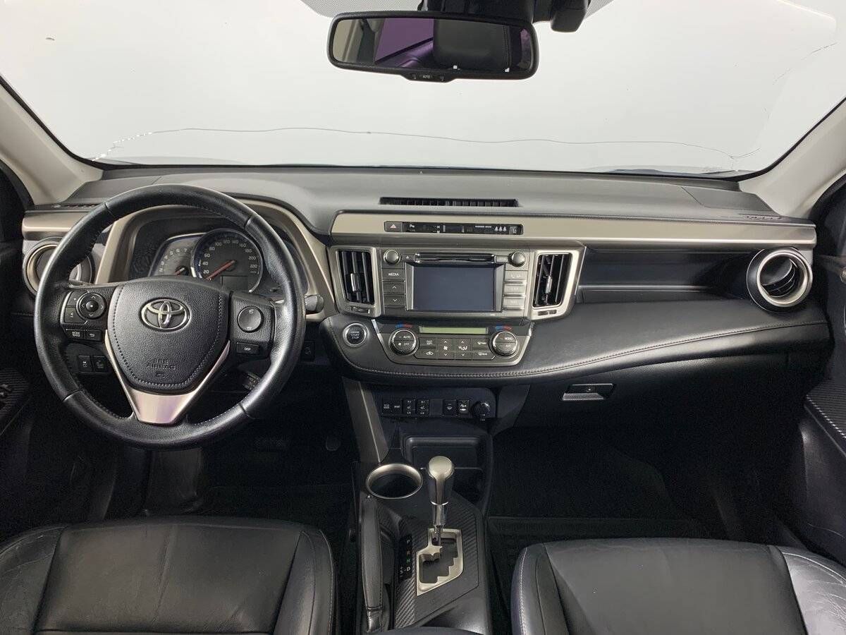 Toyota RAV4 с пробегом — 2013 год. Фото: #11