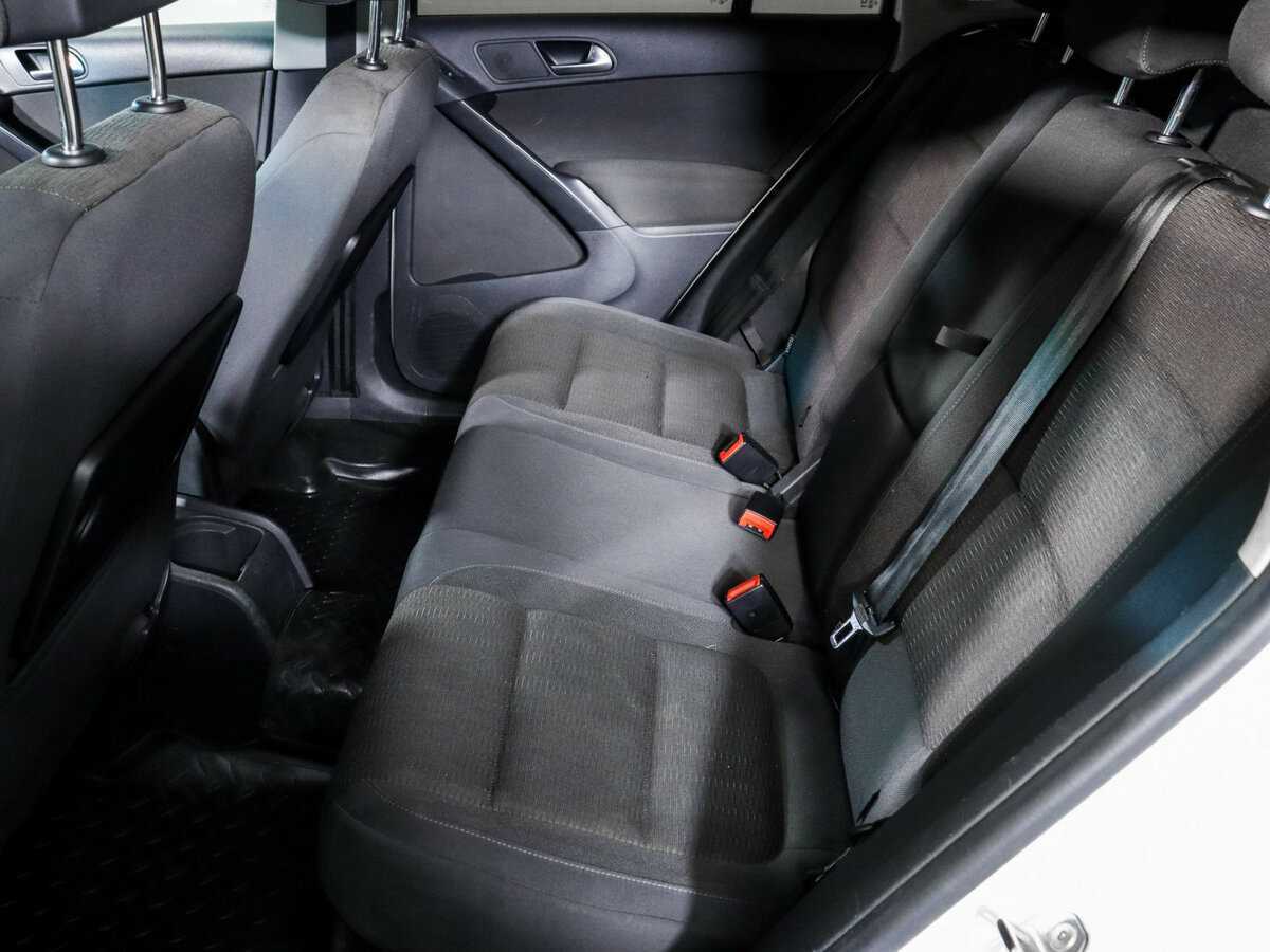 Volkswagen Tiguan с пробегом — 2015 год. Фото: #9