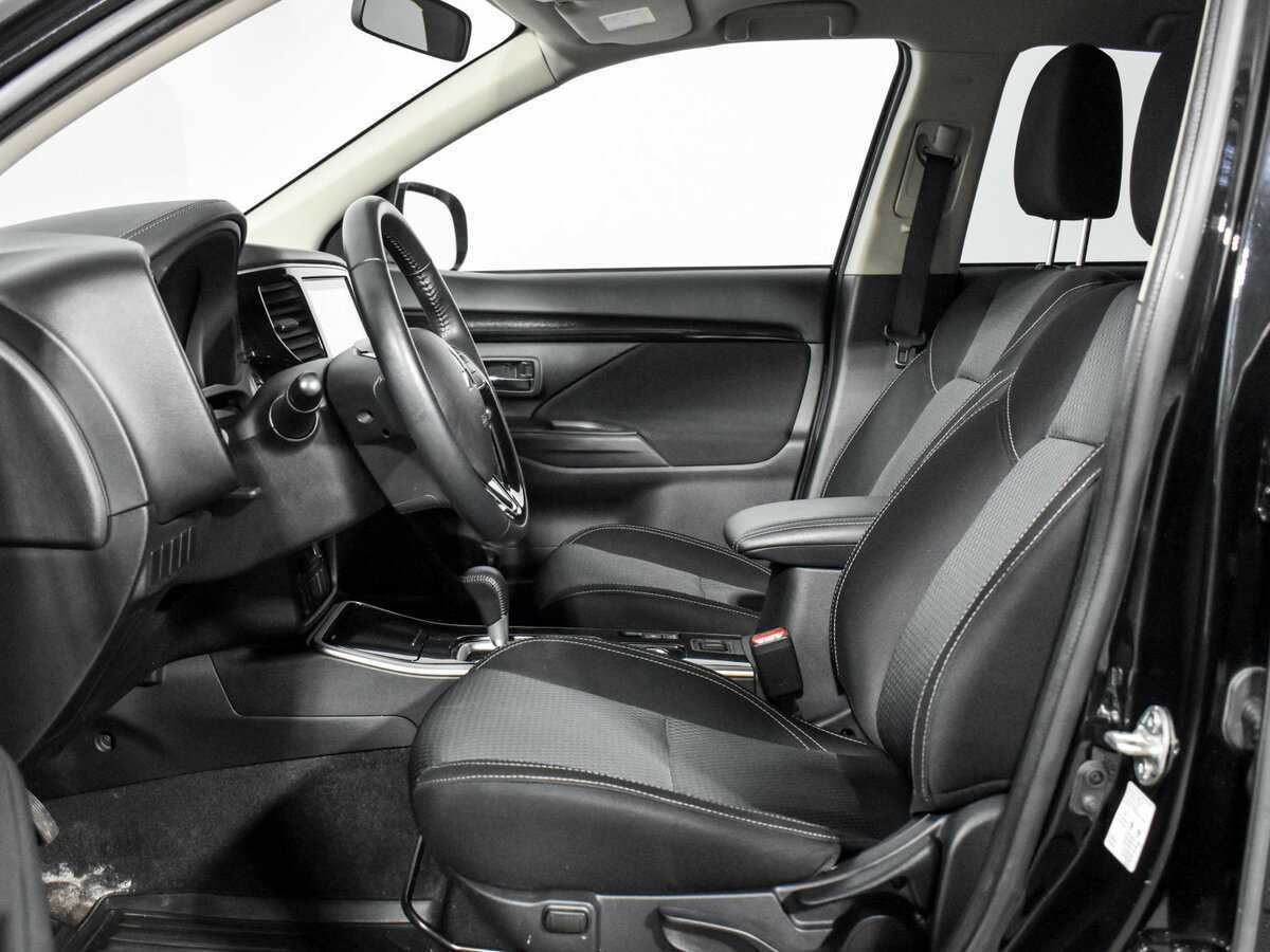 Mitsubishi Outlander с пробегом — 2021 год. Фото: #9