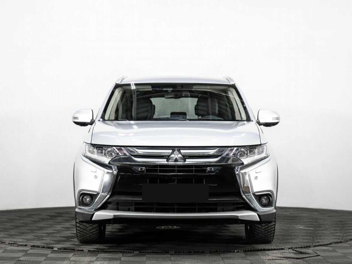 Mitsubishi Outlander с пробегом — 2018 год. Фото: #1