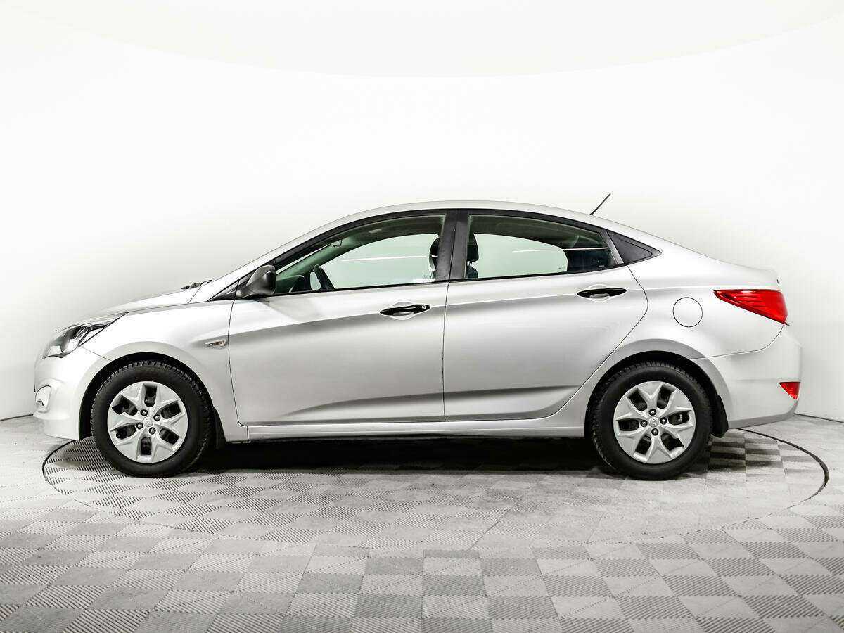 Hyundai Solaris с пробегом — 2015 год. Фото: #7