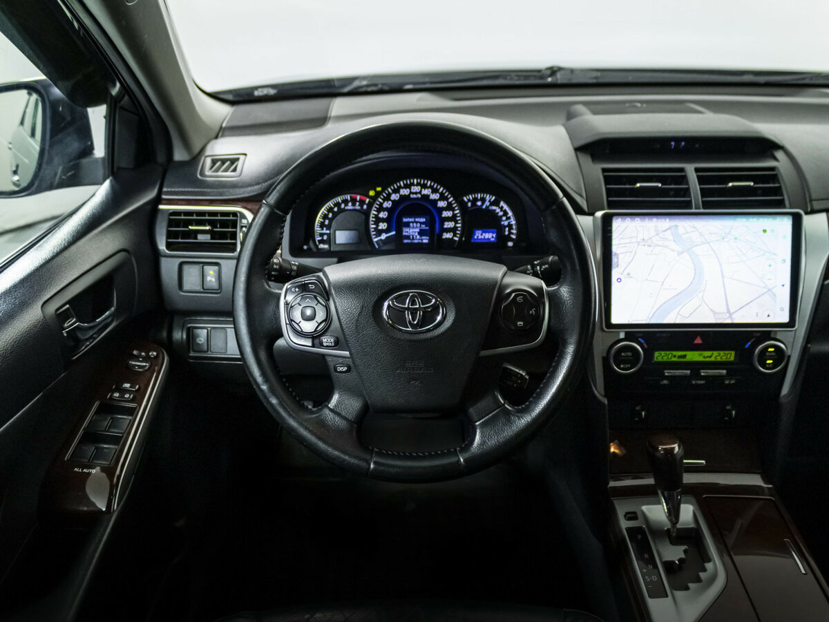 Toyota Camry с пробегом — 2012 год. Фото: #9