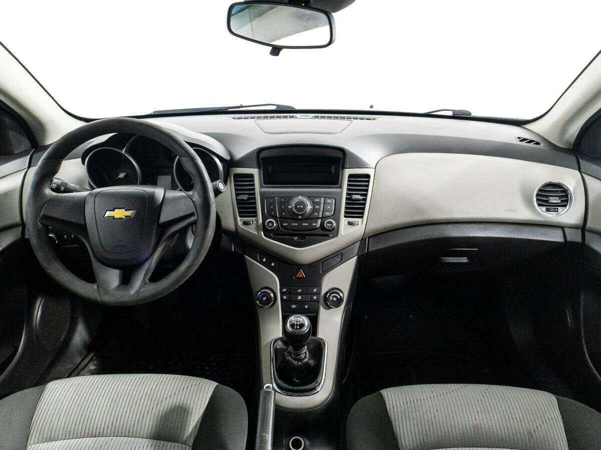 Chevrolet Cruze с пробегом — 2012 год. Фото: #12