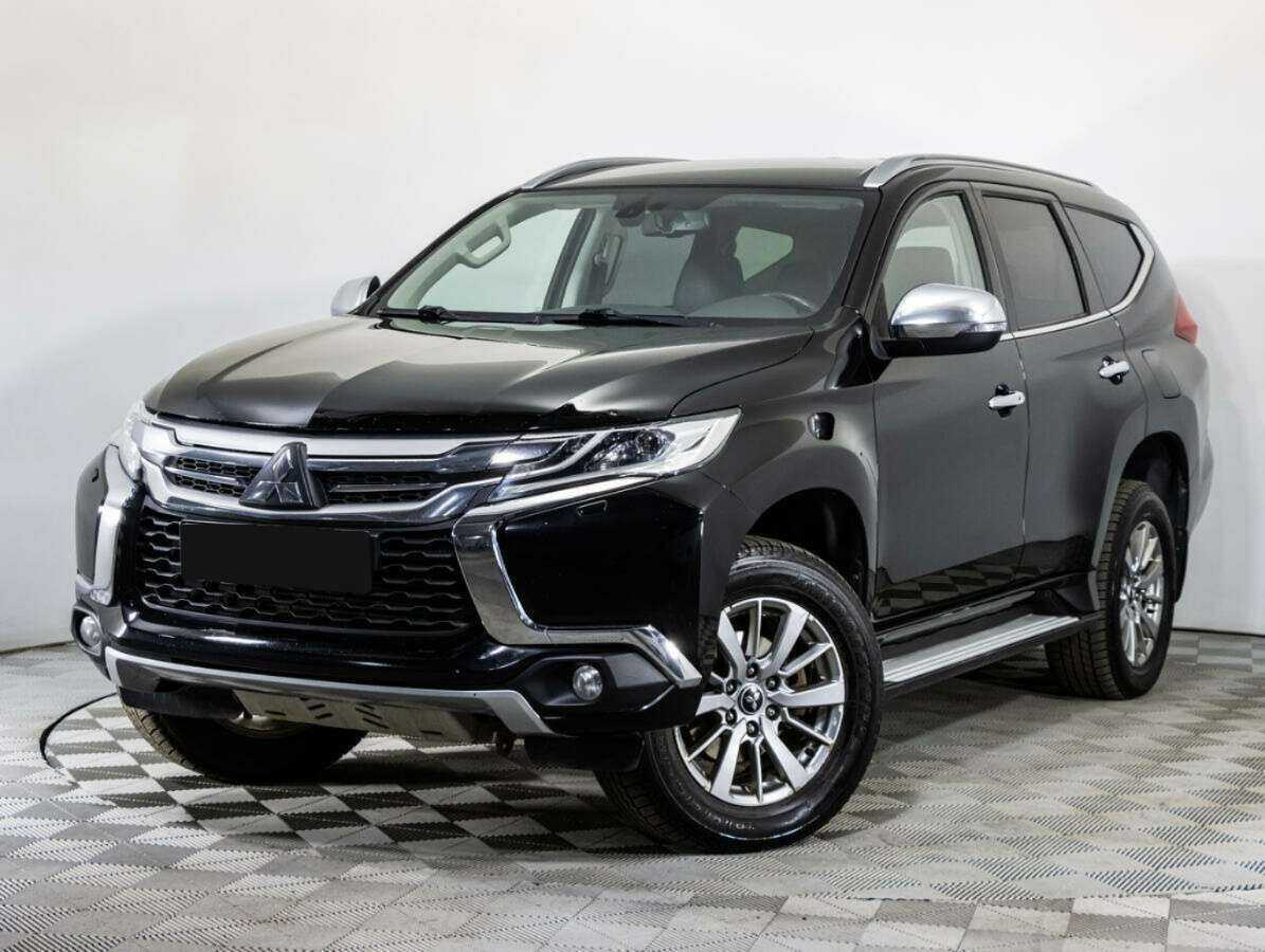 Mitsubishi Pajero Sport с пробегом — 2017 год. Фото: #0