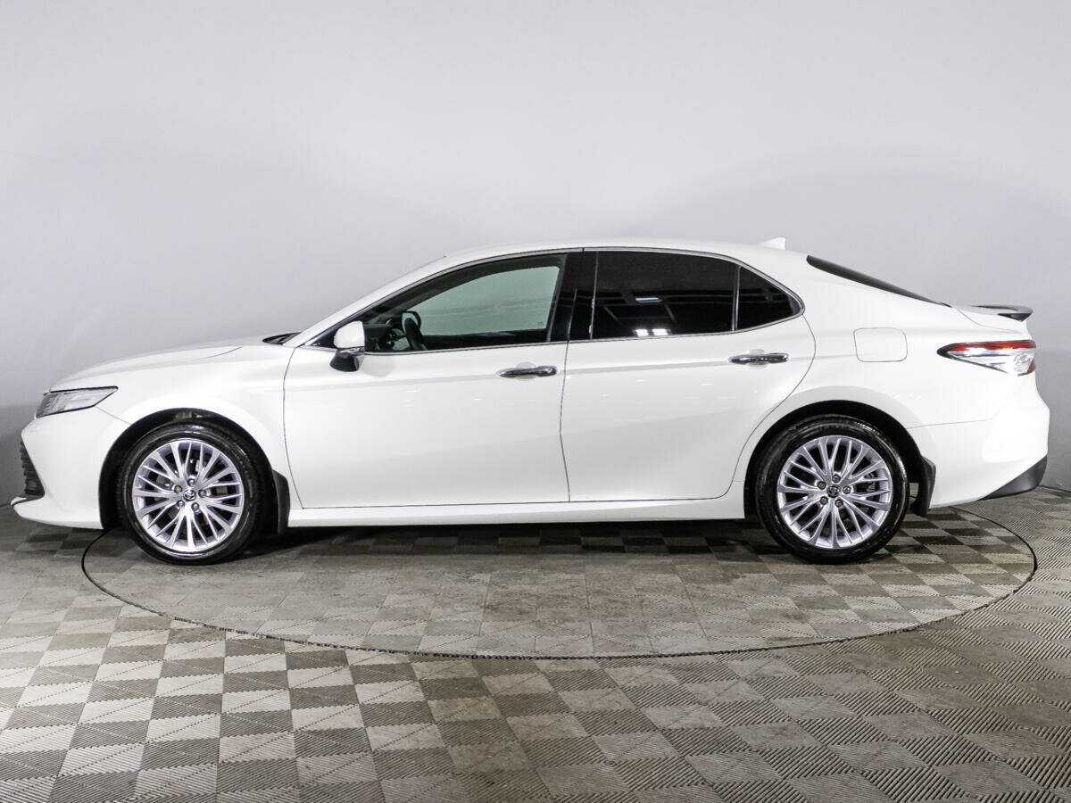 Toyota Camry с пробегом — 2020 год. Фото: #7