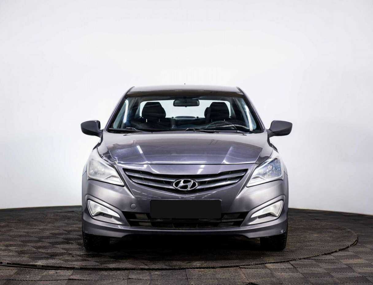 Hyundai Solaris с пробегом — 2015 год. Фото: #1