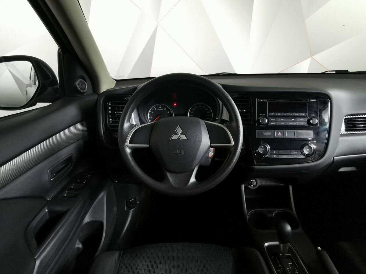 Mitsubishi Outlander с пробегом — 2014 год. Фото: #14