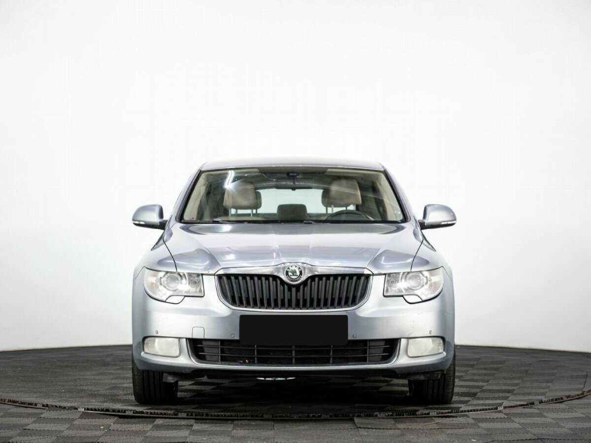 Skoda Superb с пробегом — 2012 год. Фото: #1