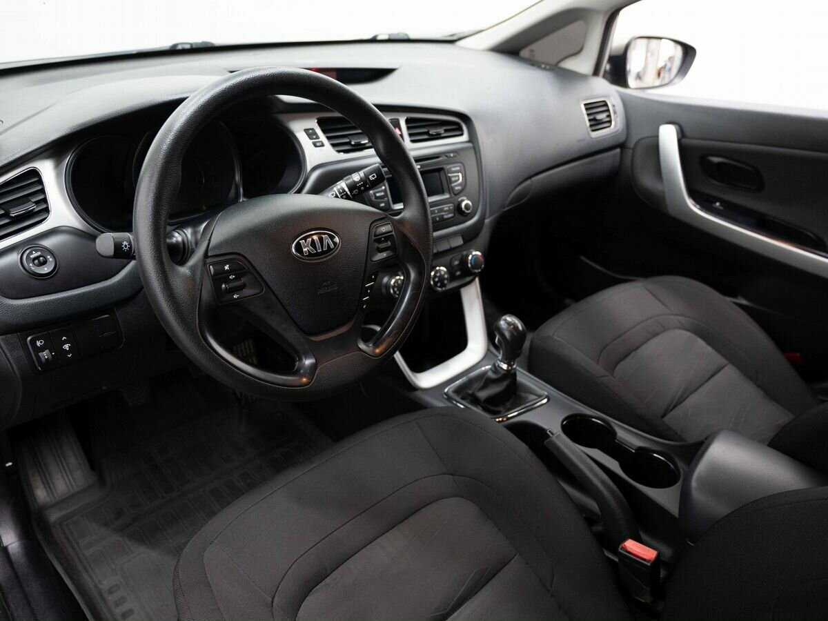 Kia Ceed с пробегом — 2013 год. Фото: #6