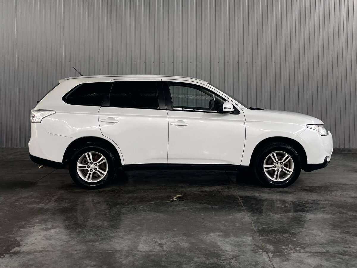 Mitsubishi Outlander с пробегом — 2013 год. Фото: #3