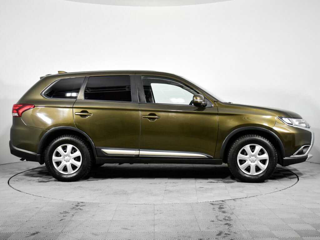 Mitsubishi Outlander с пробегом — 2017 год. Фото: #3