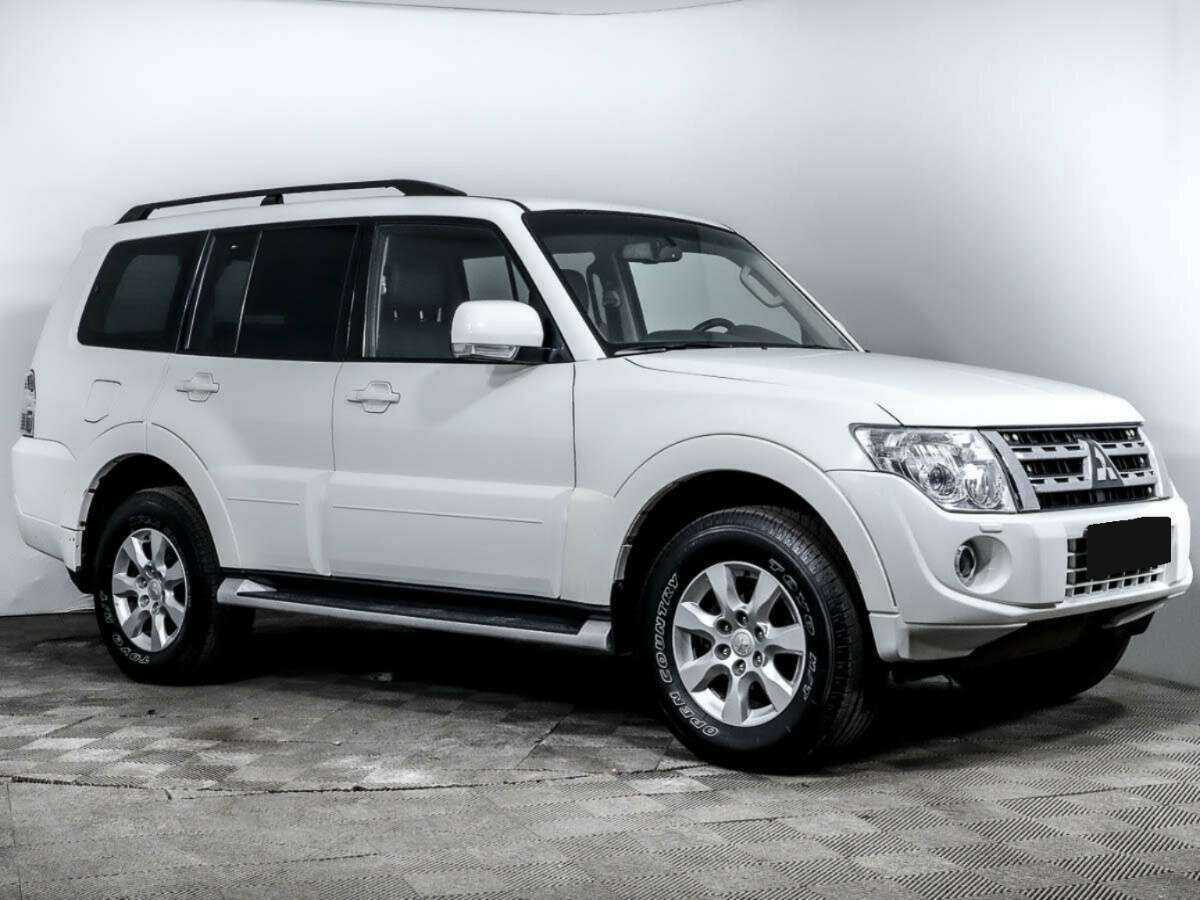 Mitsubishi Pajero с пробегом — 2014 год. Фото: #2
