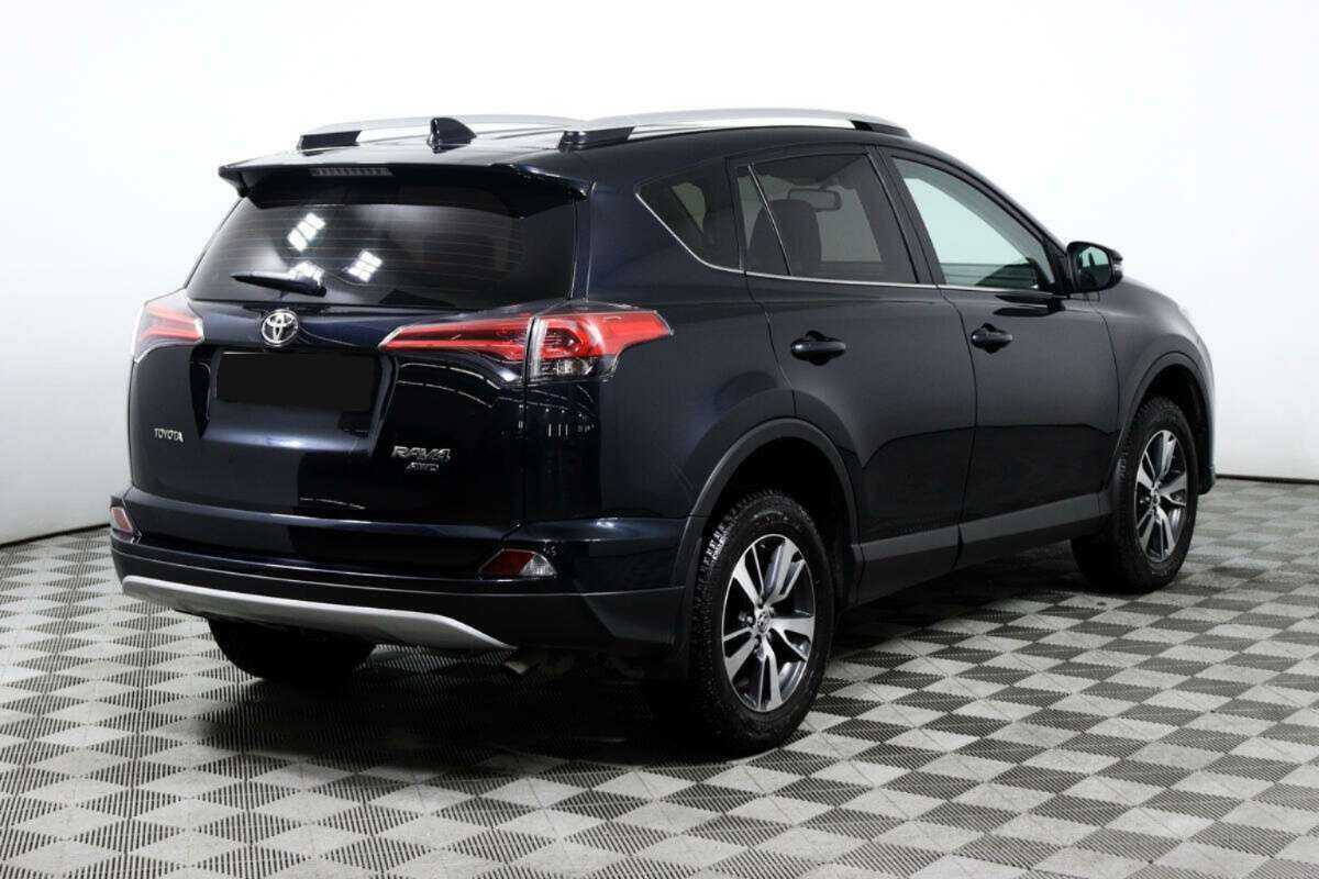 Toyota RAV4 с пробегом — 2017 год. Фото: #4