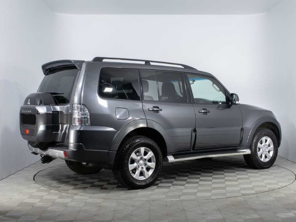 Mitsubishi Pajero с пробегом — 2017 год. Фото: #4