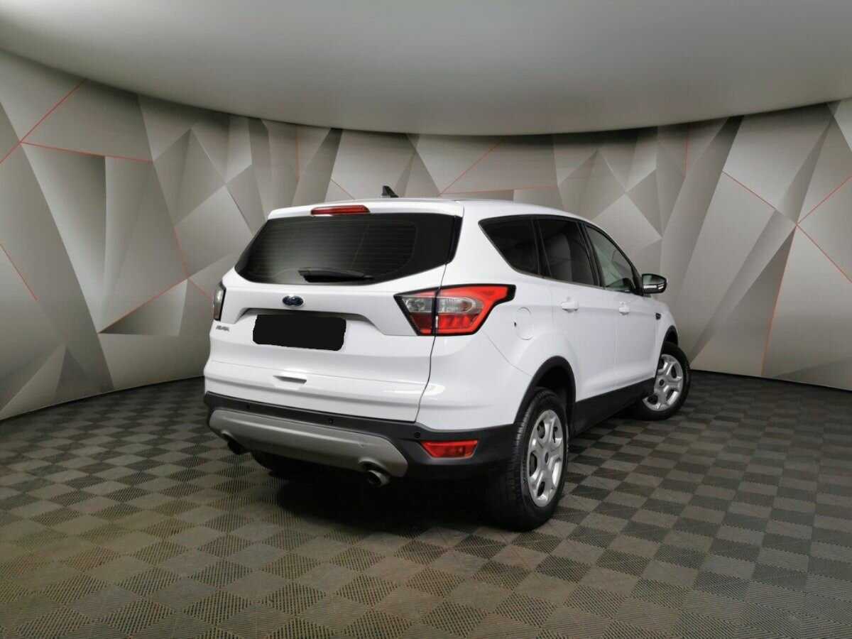 Ford Kuga с пробегом — 2017 год. Фото: #1
