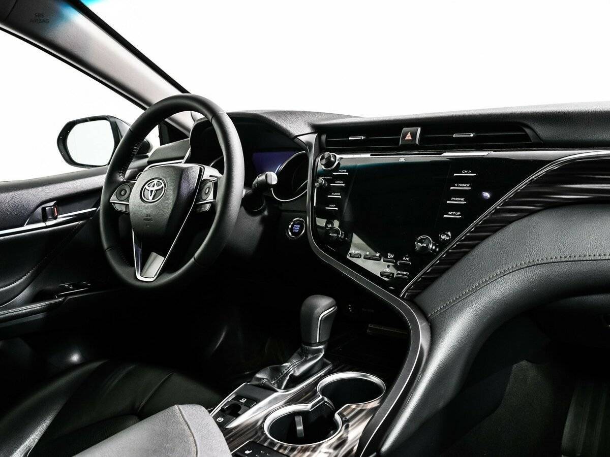 Toyota Camry с пробегом — 2019 год. Фото: #8