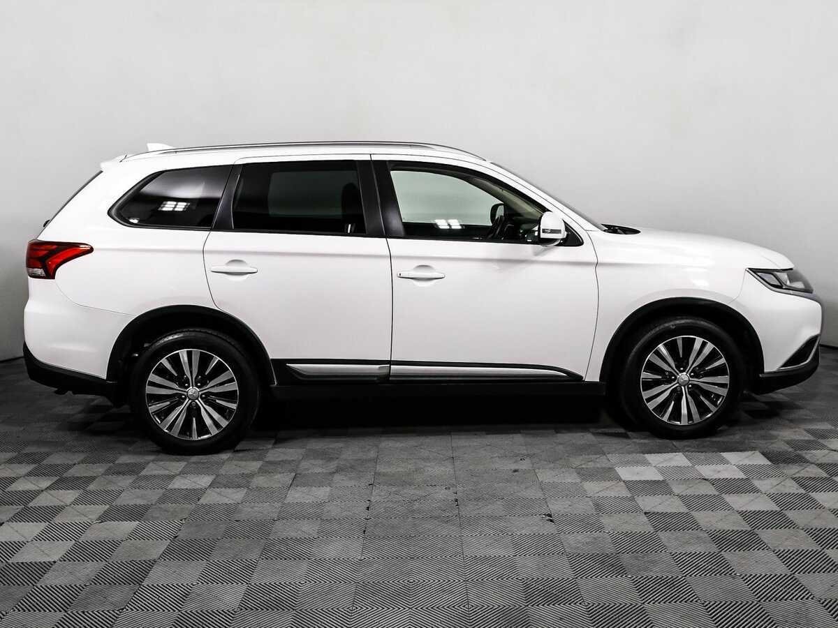 Mitsubishi Outlander с пробегом — 2019 год. Фото: #3