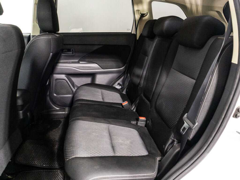 Mitsubishi Outlander с пробегом — 2018 год. Фото: #9