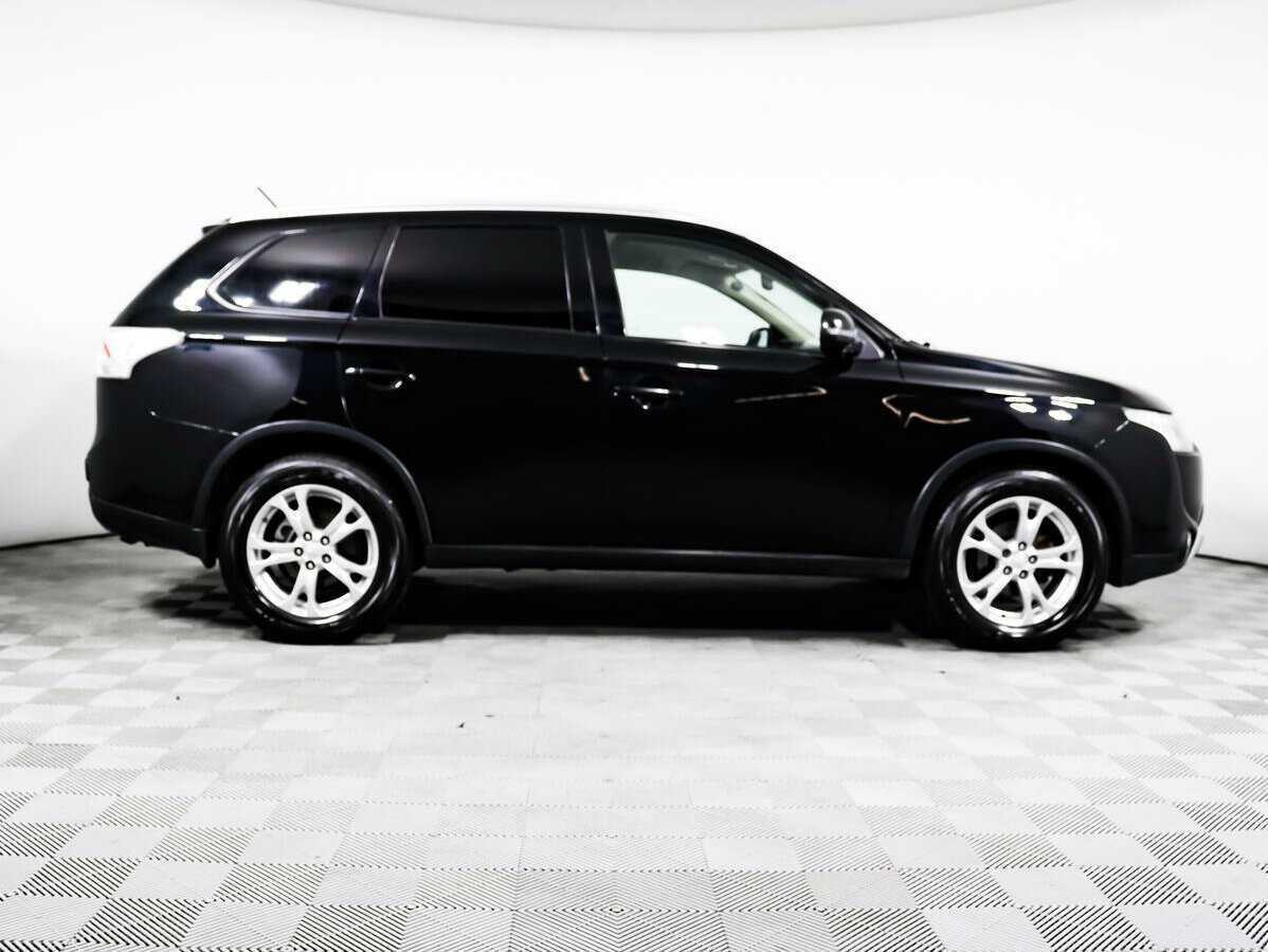 Mitsubishi Outlander с пробегом — 2014 год. Фото: #3