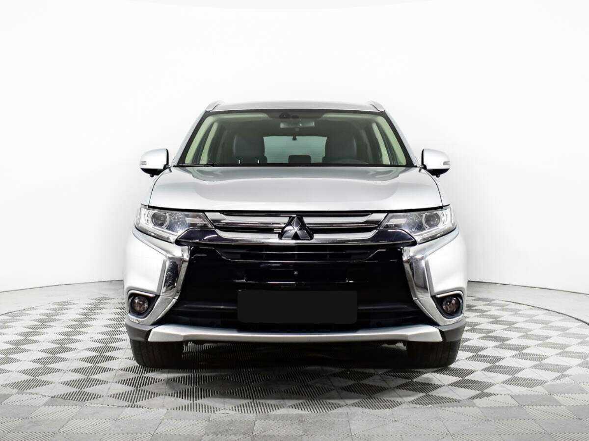 Mitsubishi Outlander с пробегом — 2016 год. Фото: #1