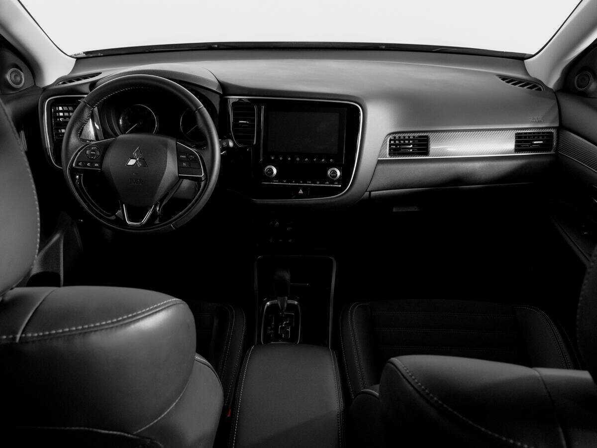 Mitsubishi Outlander с пробегом — 2021 год. Фото: #11